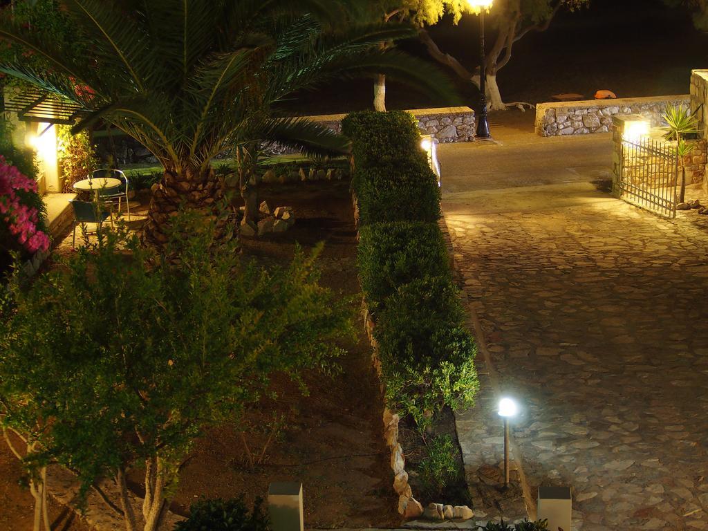 Villa Dolphin Azolimnos Exterior photo